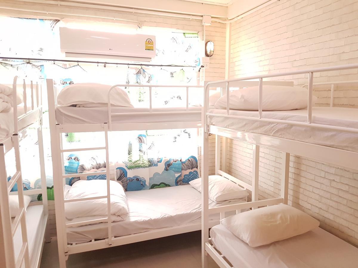 Mana Hostel Bangkok Exterior foto